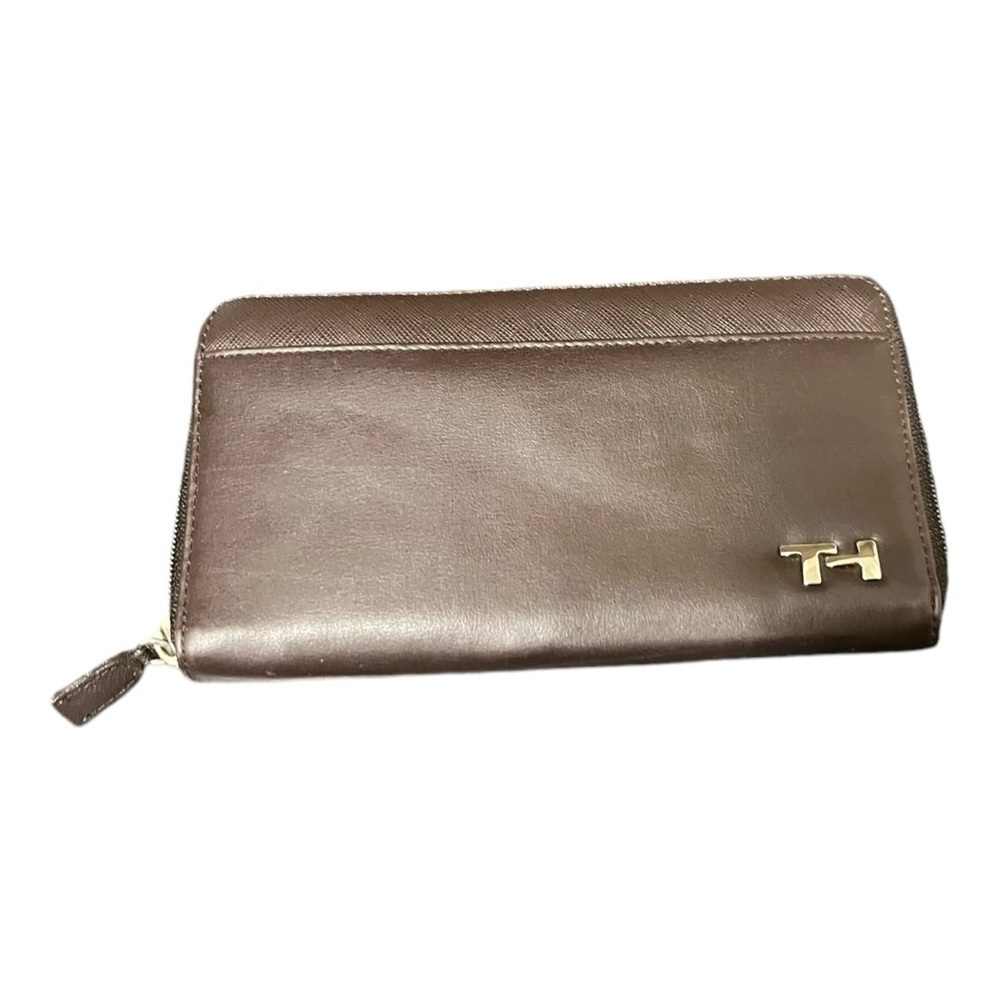 Tommy Hilfiger brown leather zip wallet many pockets/slots gold tone TH front